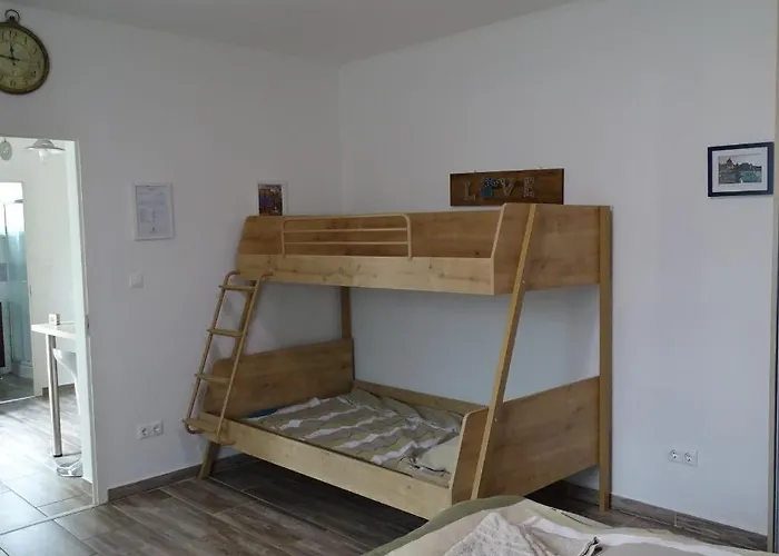 绿色区域小度假屋