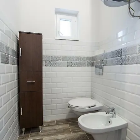Small House In Area * Budapest