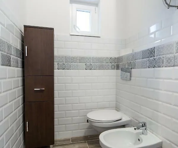 Small House In Area * Budapest